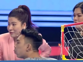 Gay Vietnamese gives blow job on TV