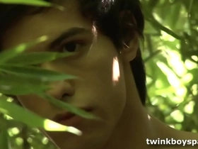 Young and straight twink boys Anibal and Julian have raw sex outside.