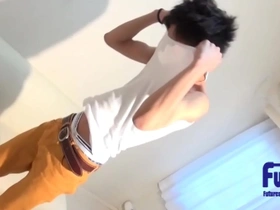 An 18-year-old with big and round eyes tries out gay sex for the first time.